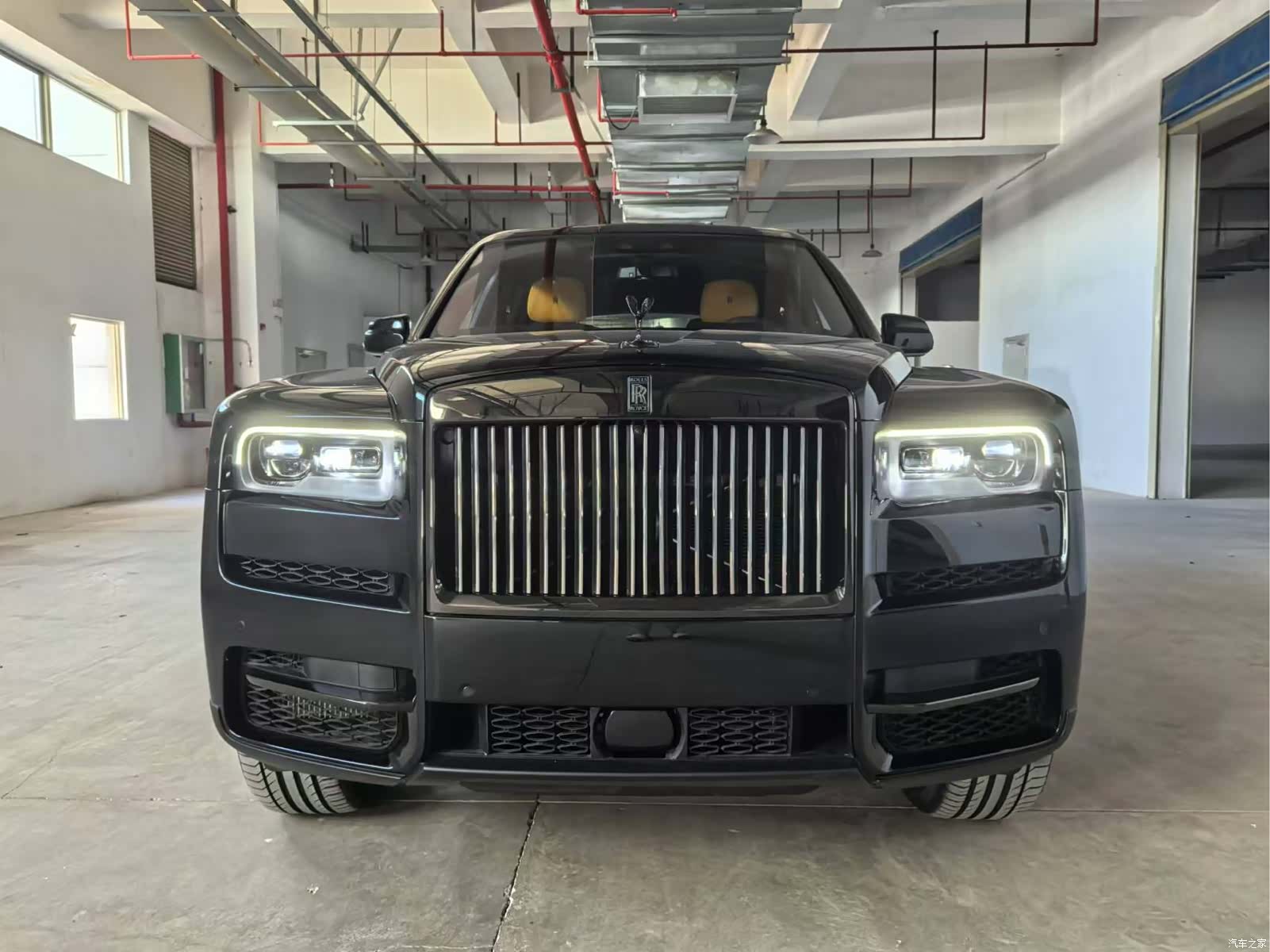 Rolls-Royce Cullinan, 1900 2