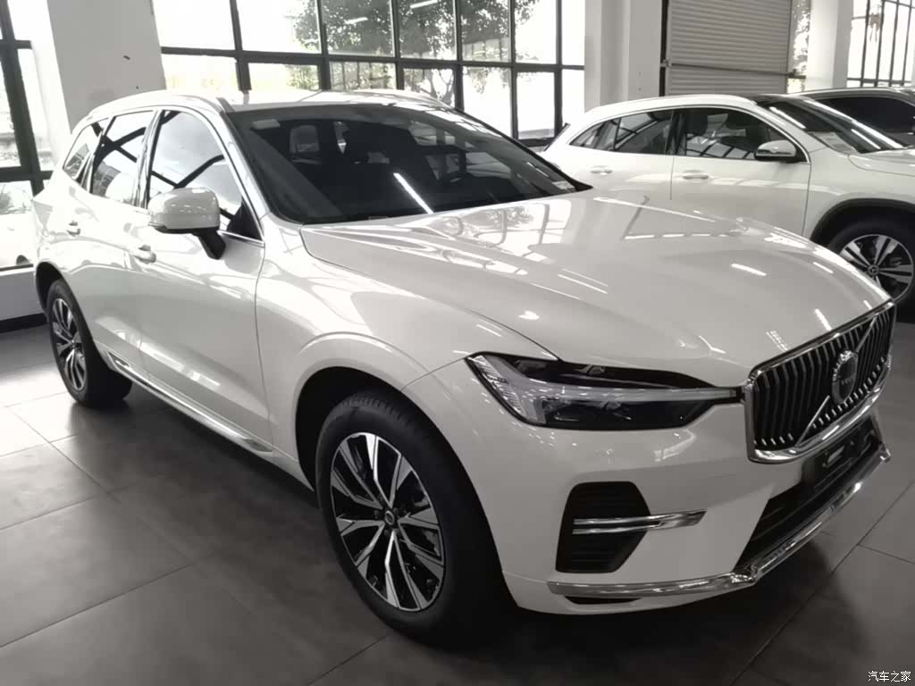 Volvo XC60, 2025 4