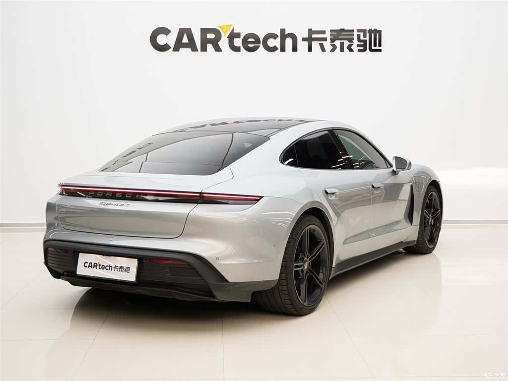 Porsche Taycan, 2021 2