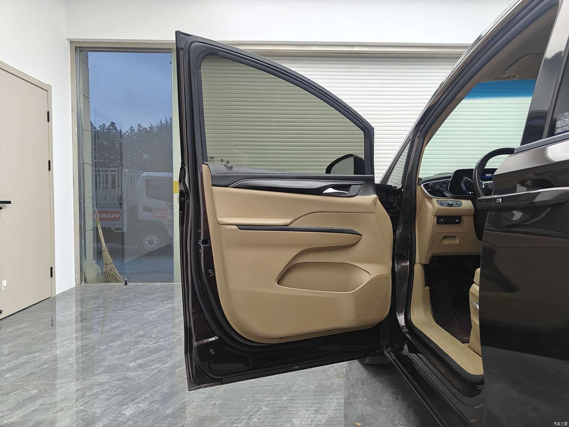Buick GL8, 2021 8