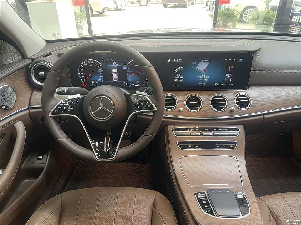Mercedes-Benz E-Class, 2024 17