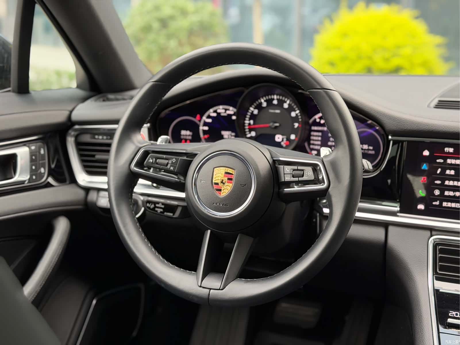 Porsche Panamera, 2022 9