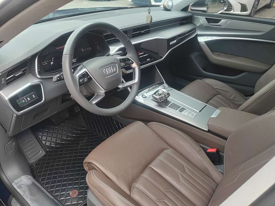 Audi A7L