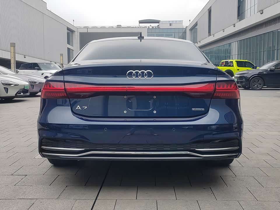 Audi A7L