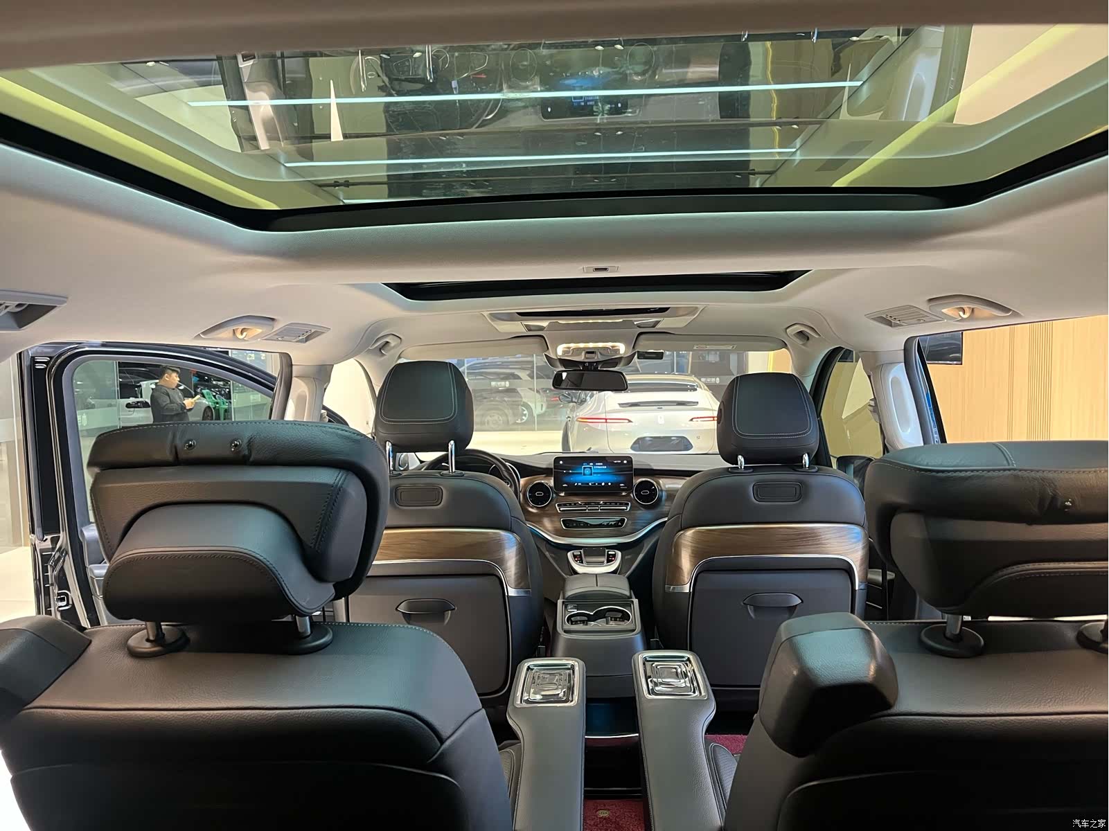Mercedes-Benz V-Class, 2021 11