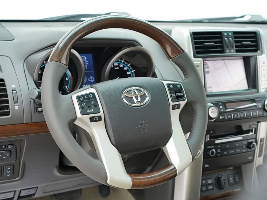 Toyota Prado 2011, фото 8
