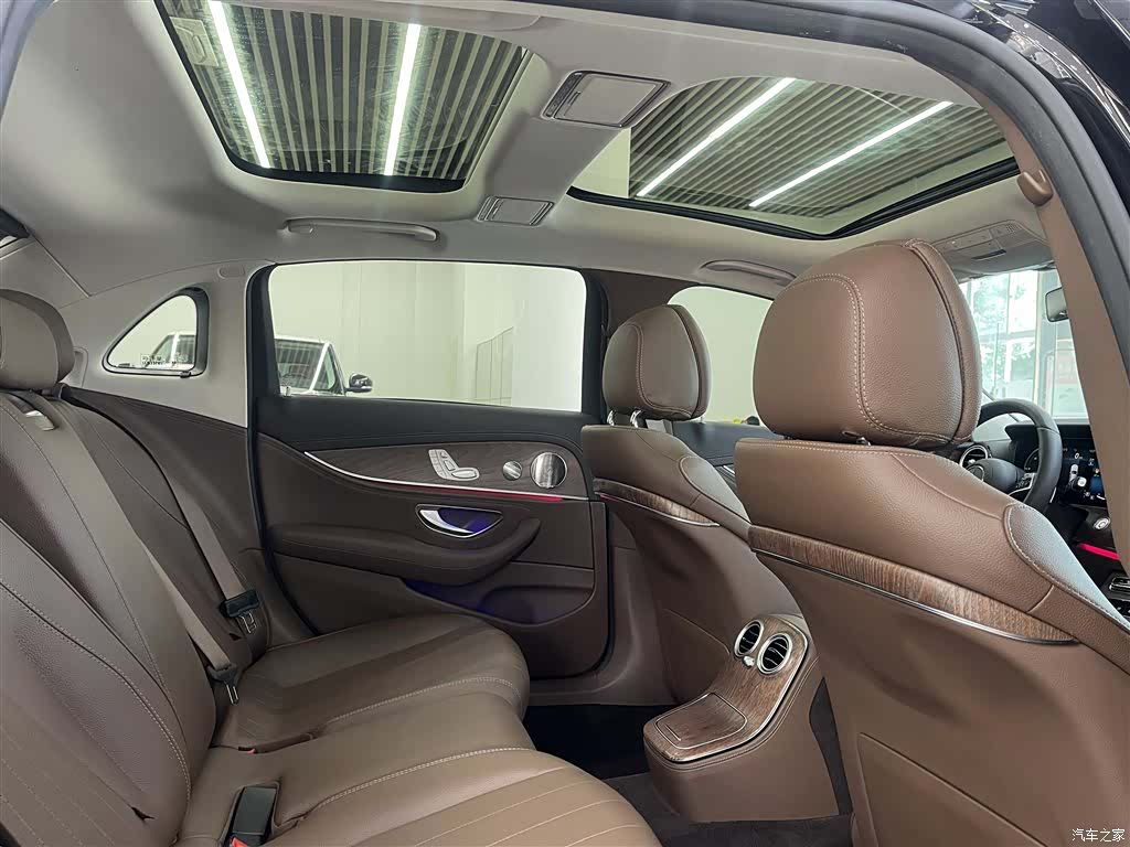 Mercedes-Benz E-Class, 2023 11