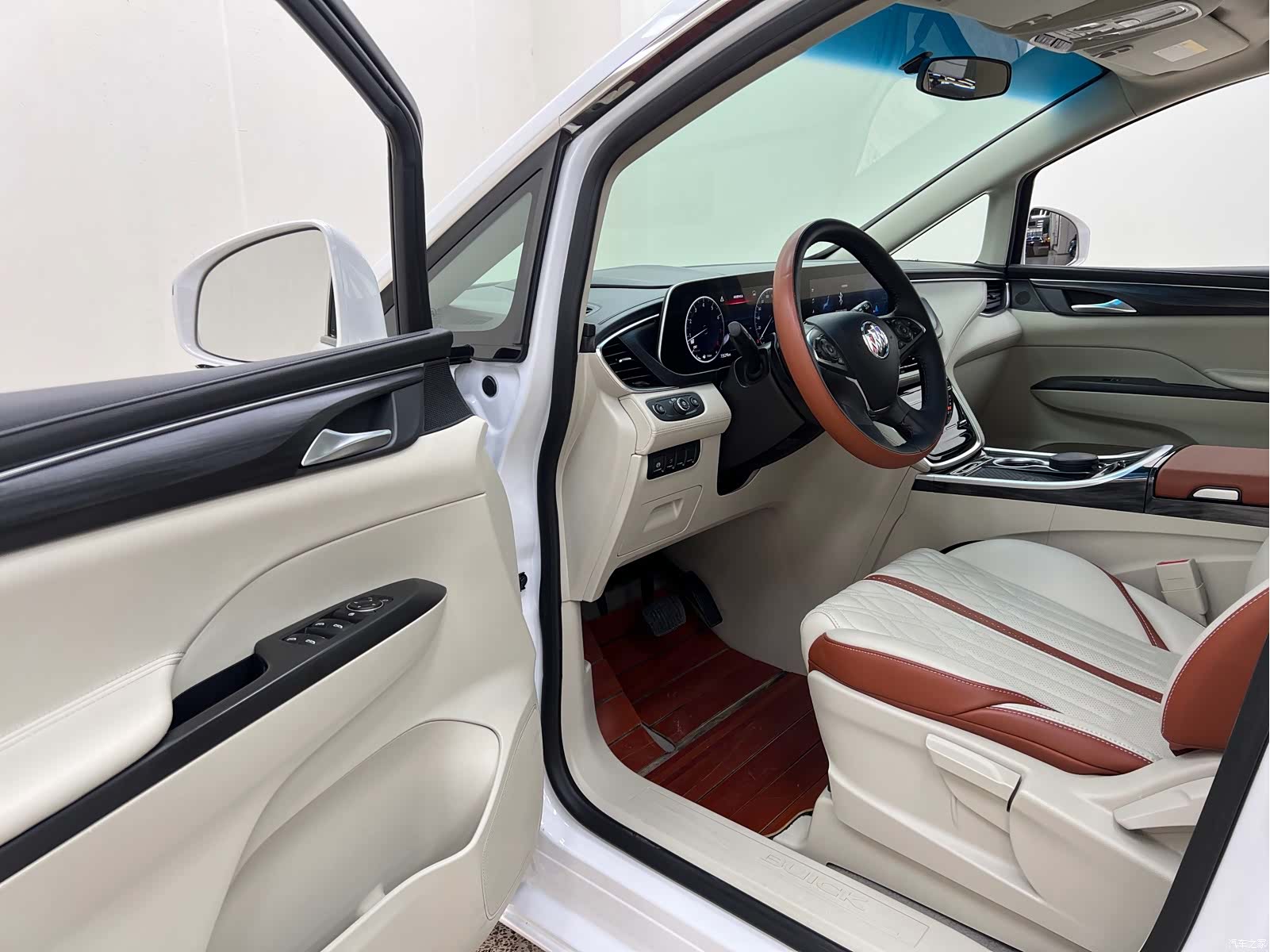 Buick GL8, 2022 8