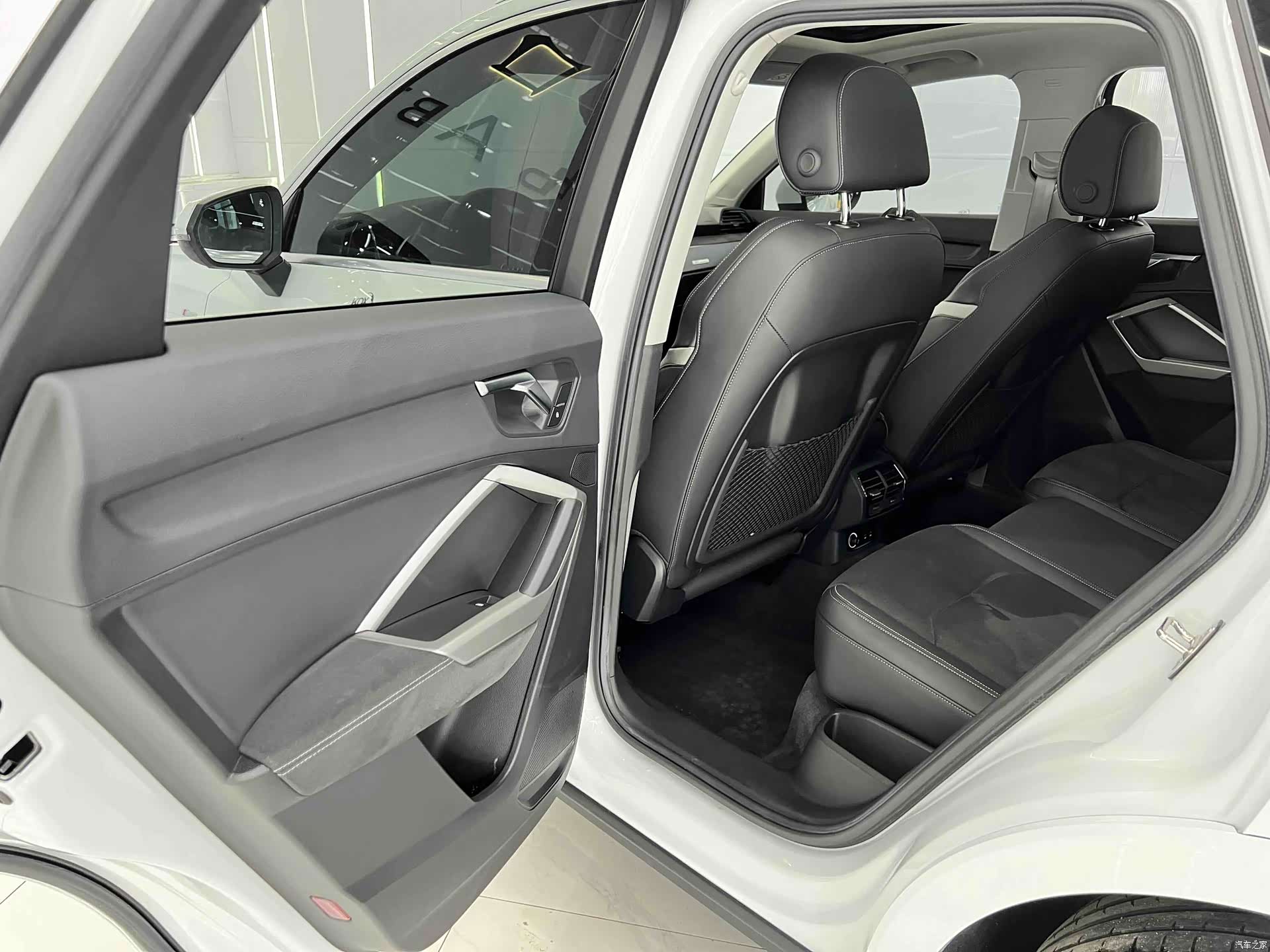 Audi Q3, 2022 13