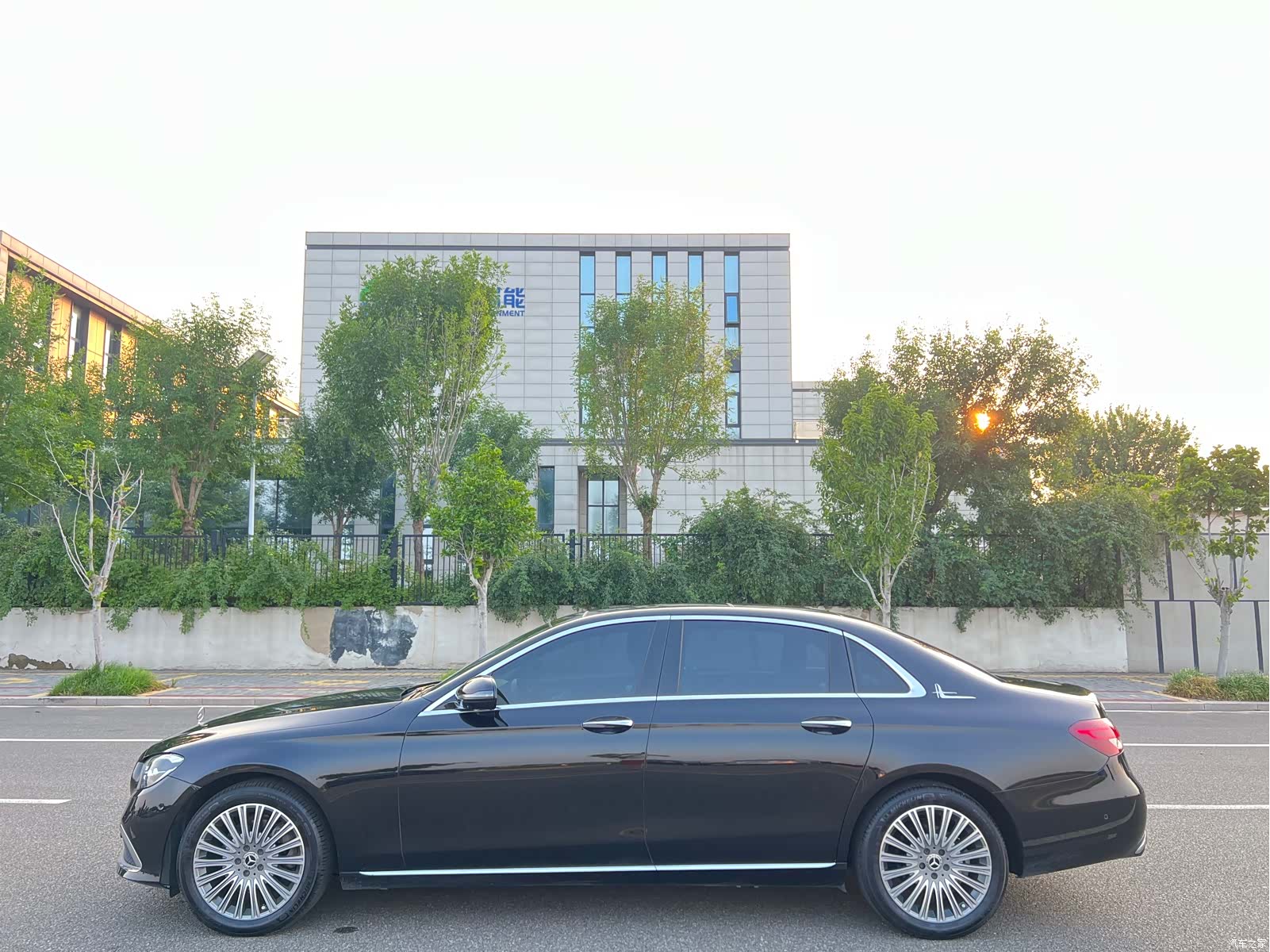 Mercedes-Benz E-Class, 2021 3