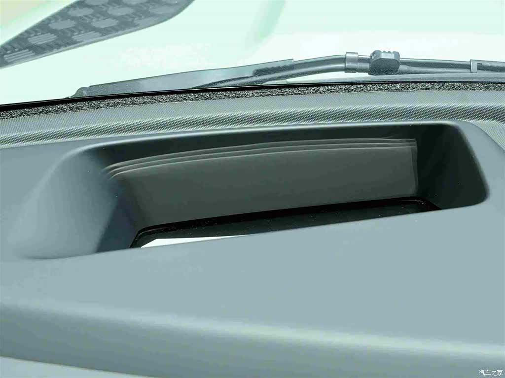 Land Rover Defender, 2023 15