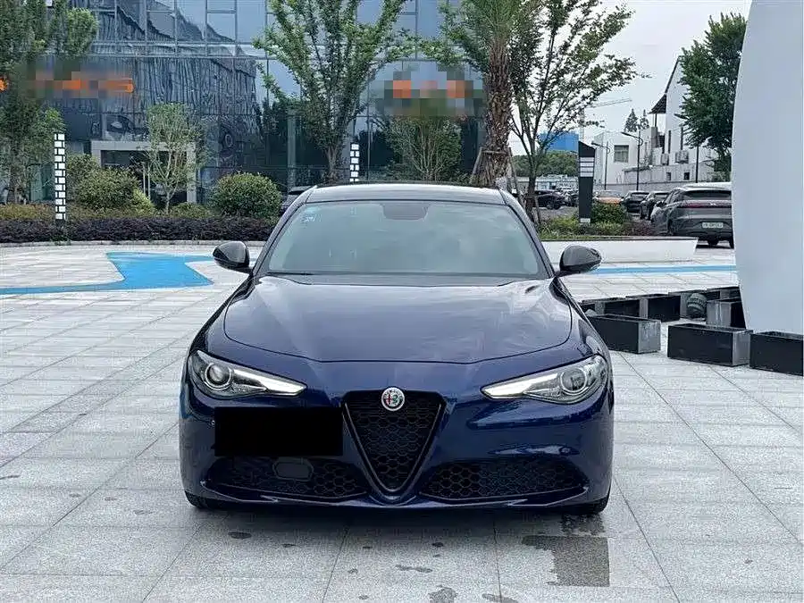 Alfa Romeo Giulia Alfa Romeo Giulia