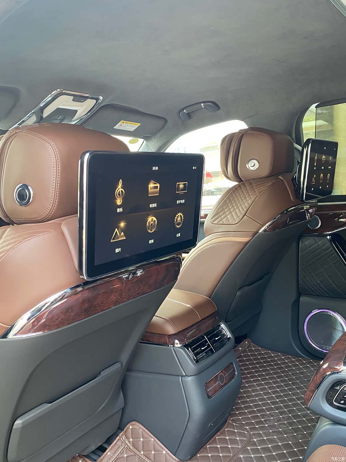 Hongqi 4, 2026 17