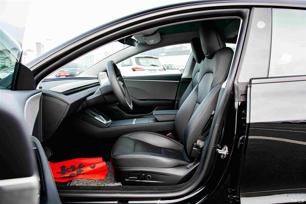Tesla Model 3, 2024 12