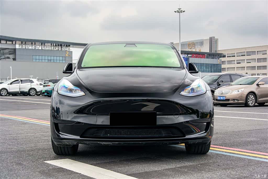 Tesla Model Y, 2022 2