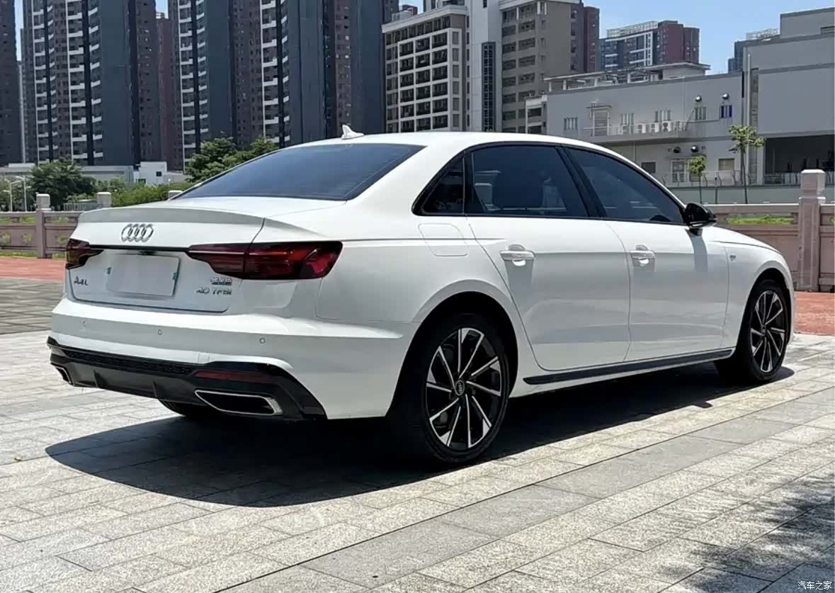 Audi A4L, 2022 8