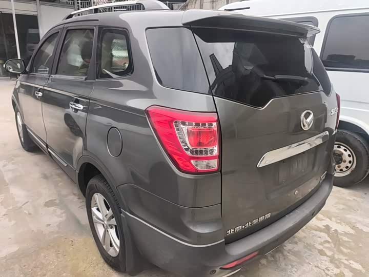 BAIC Huansu S3 2015 1.8L Премиум guo V