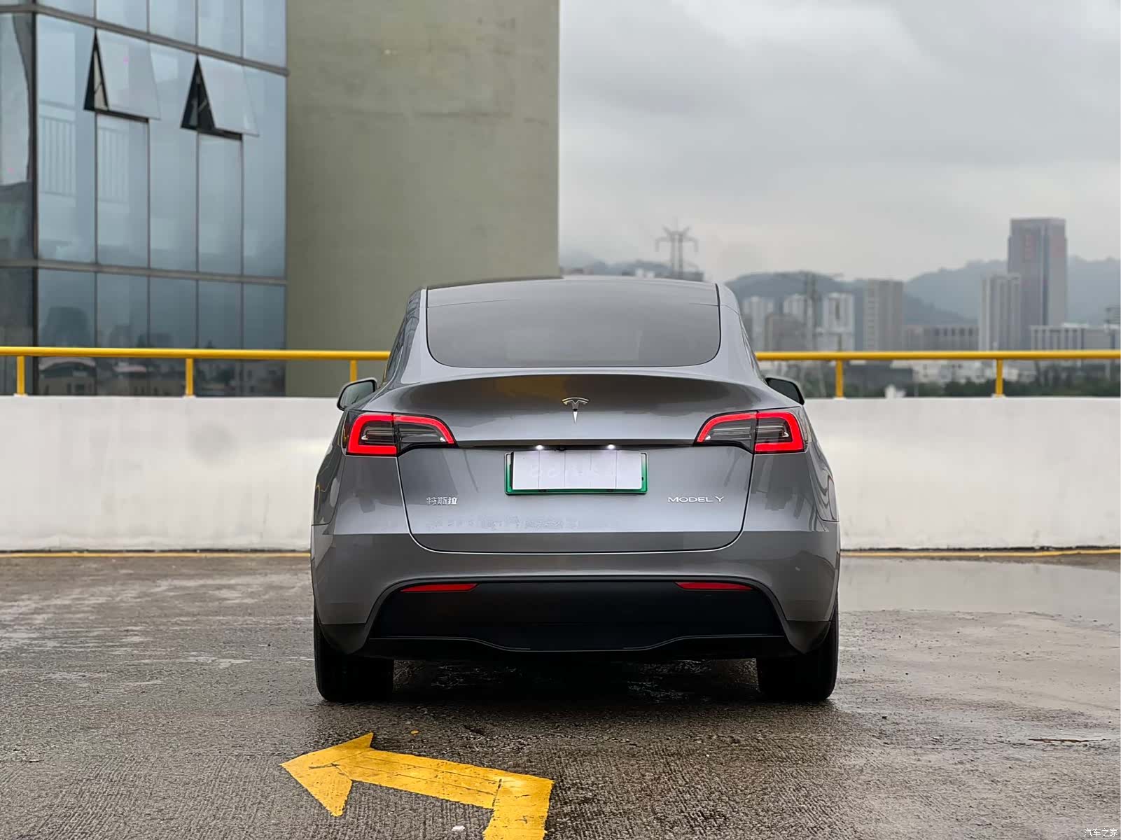 Tesla Model Y, 2024 16