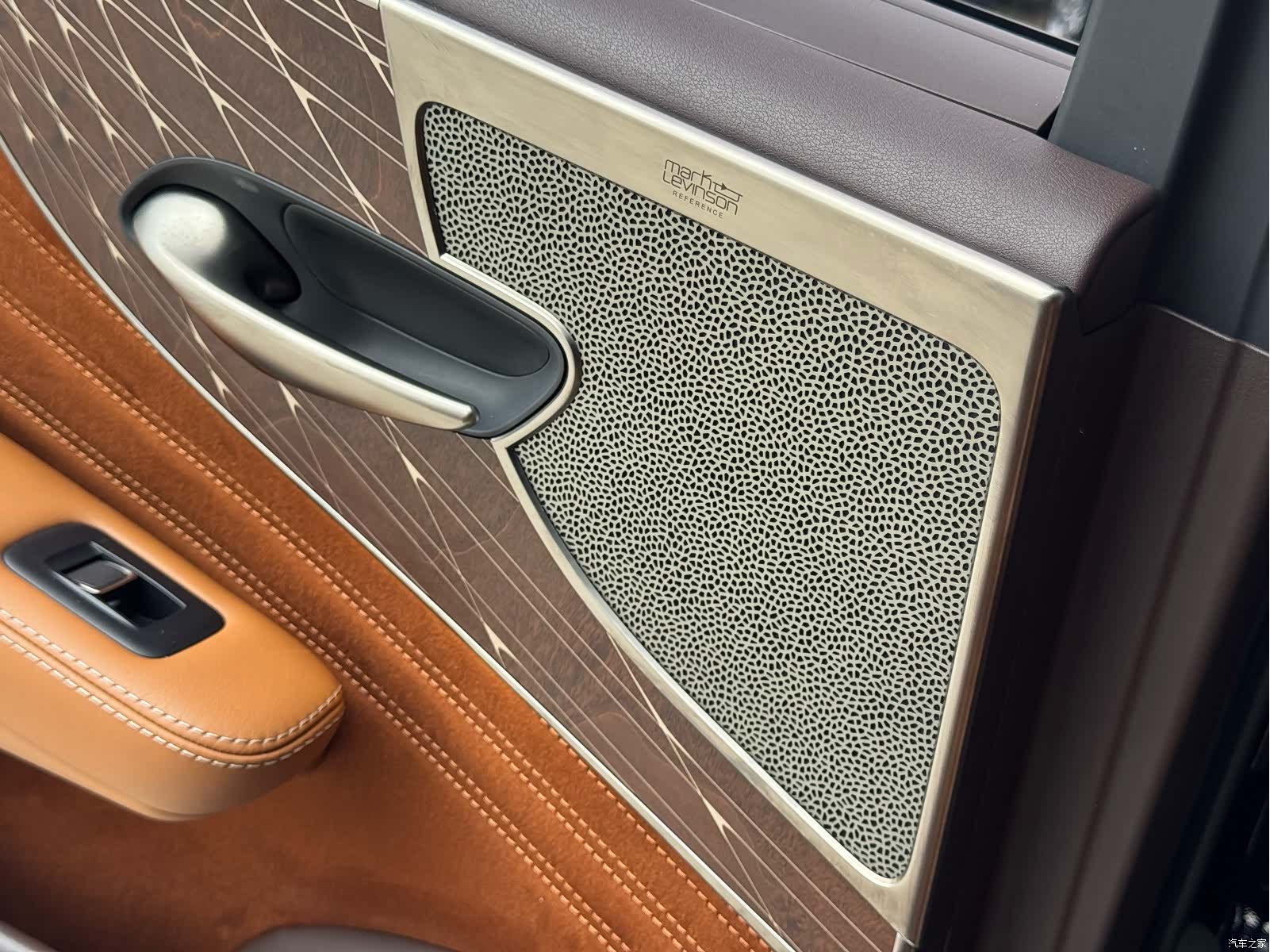 Lexus LS, 2019 14