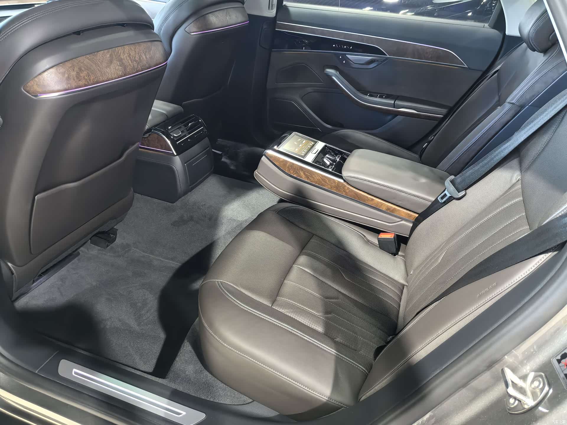 Audi A8L, 2018 12