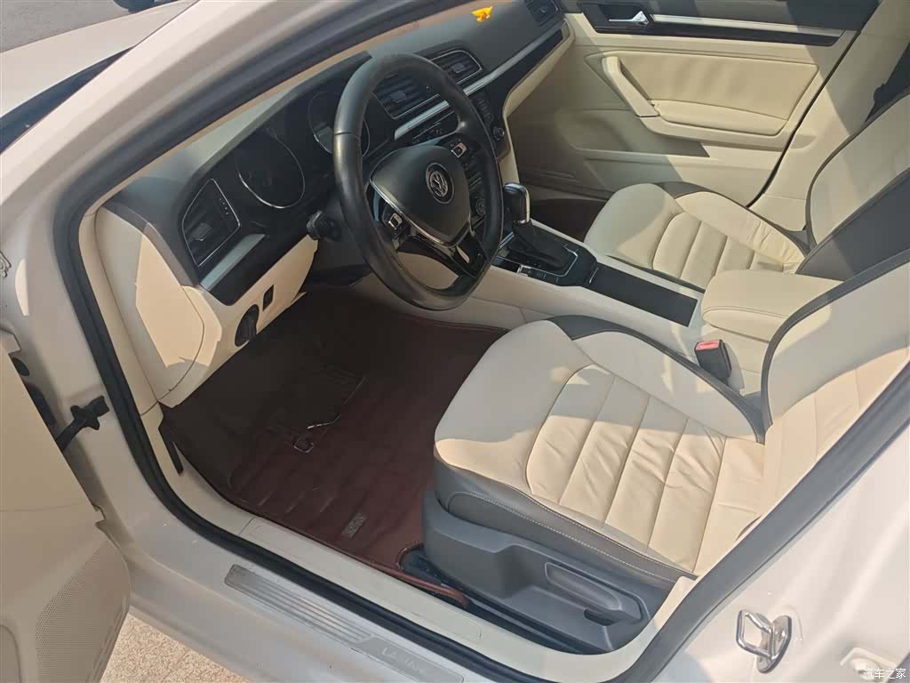 Volkswagen Lamando, 2015 14