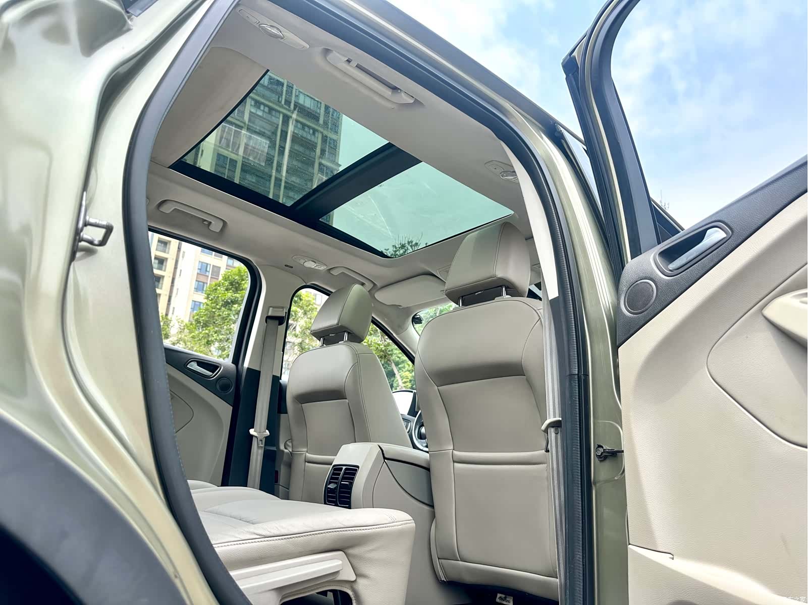 Ford Kuga, 2014 22