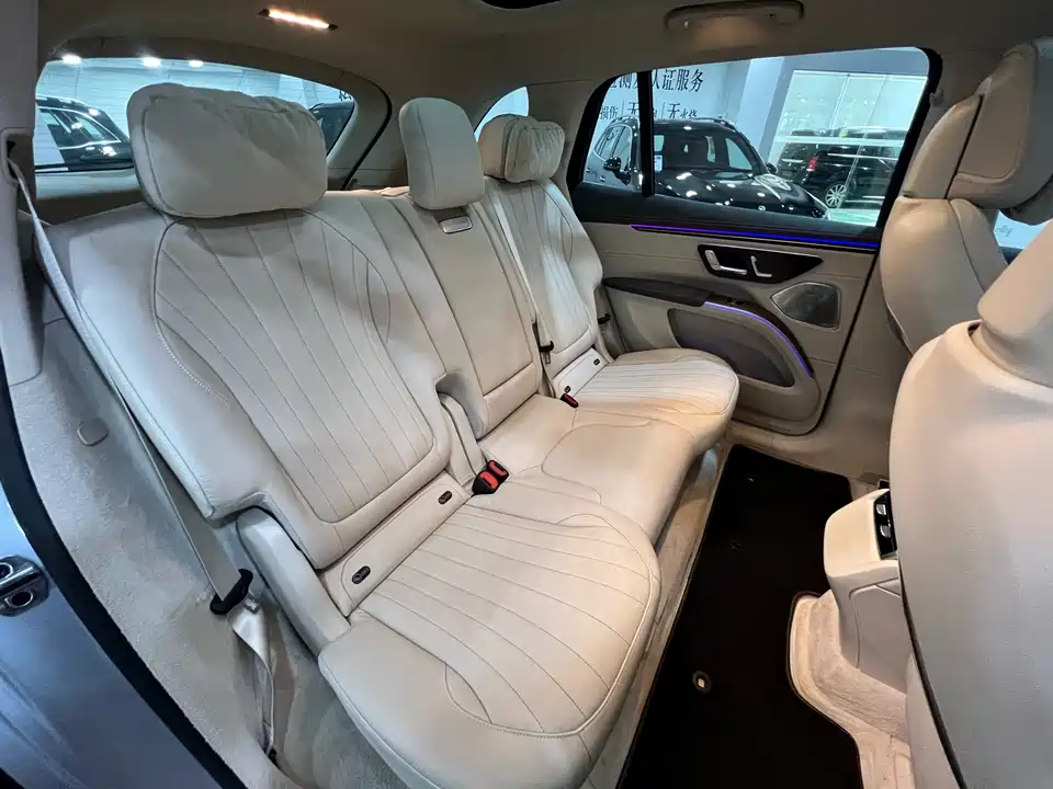 Mercedes-Benz EQS SUV