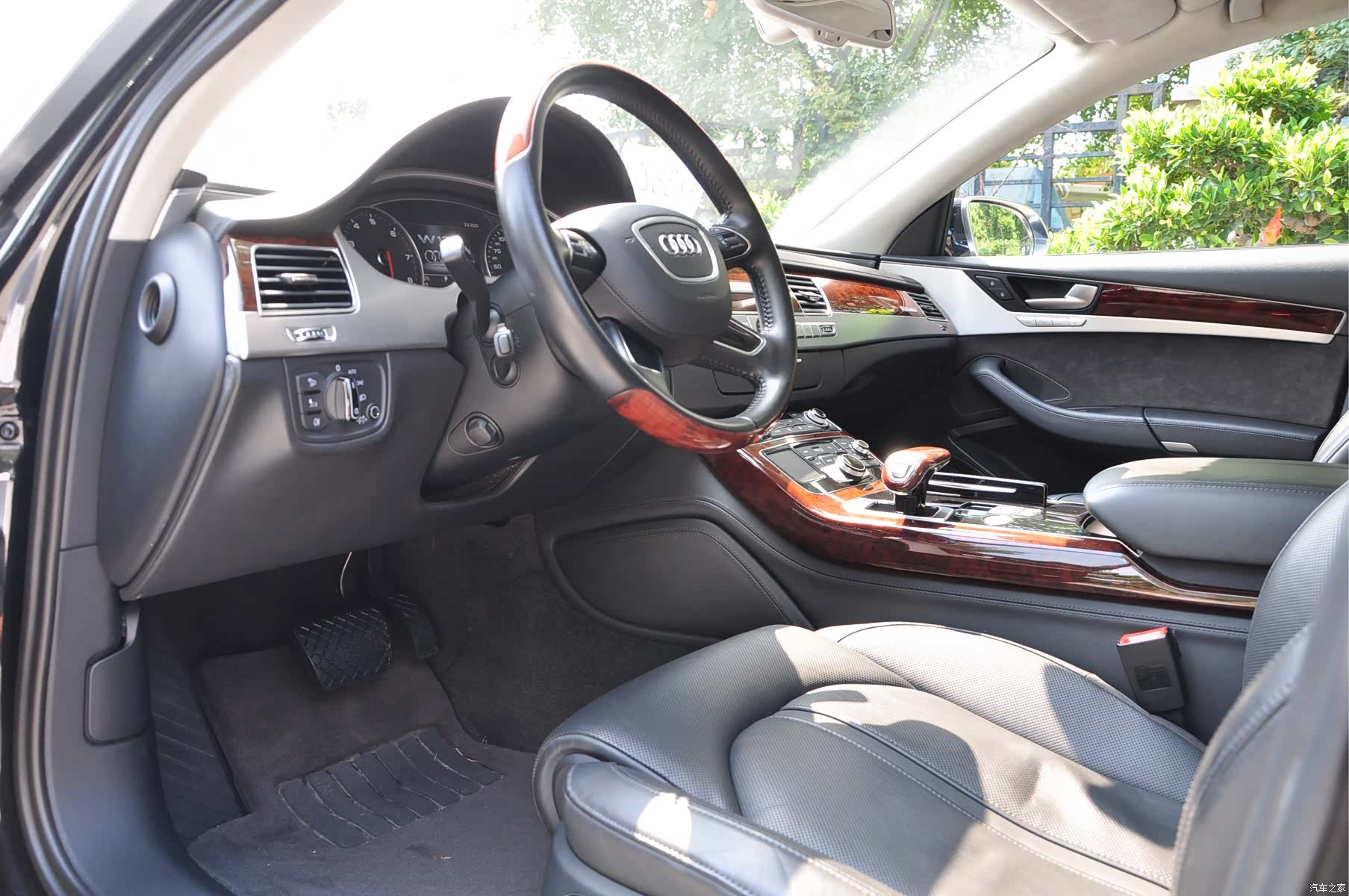 Audi A8L, 2012 6