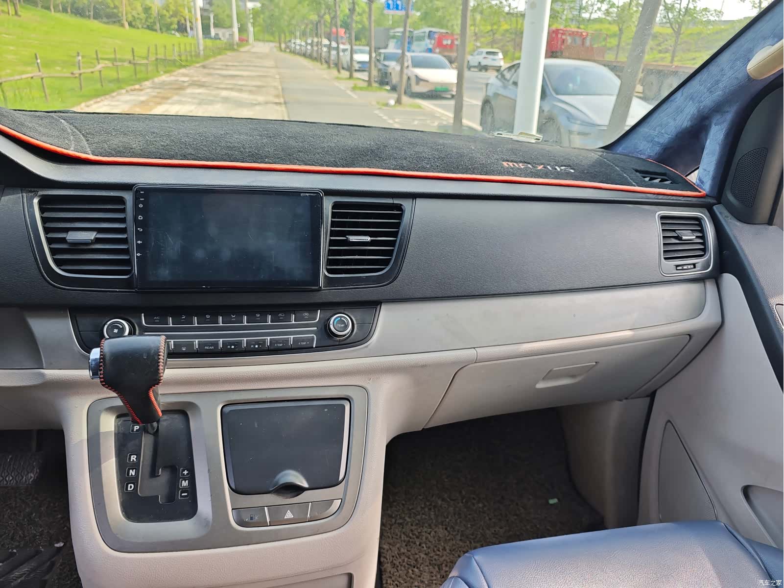 Maxus G10, 2015 13