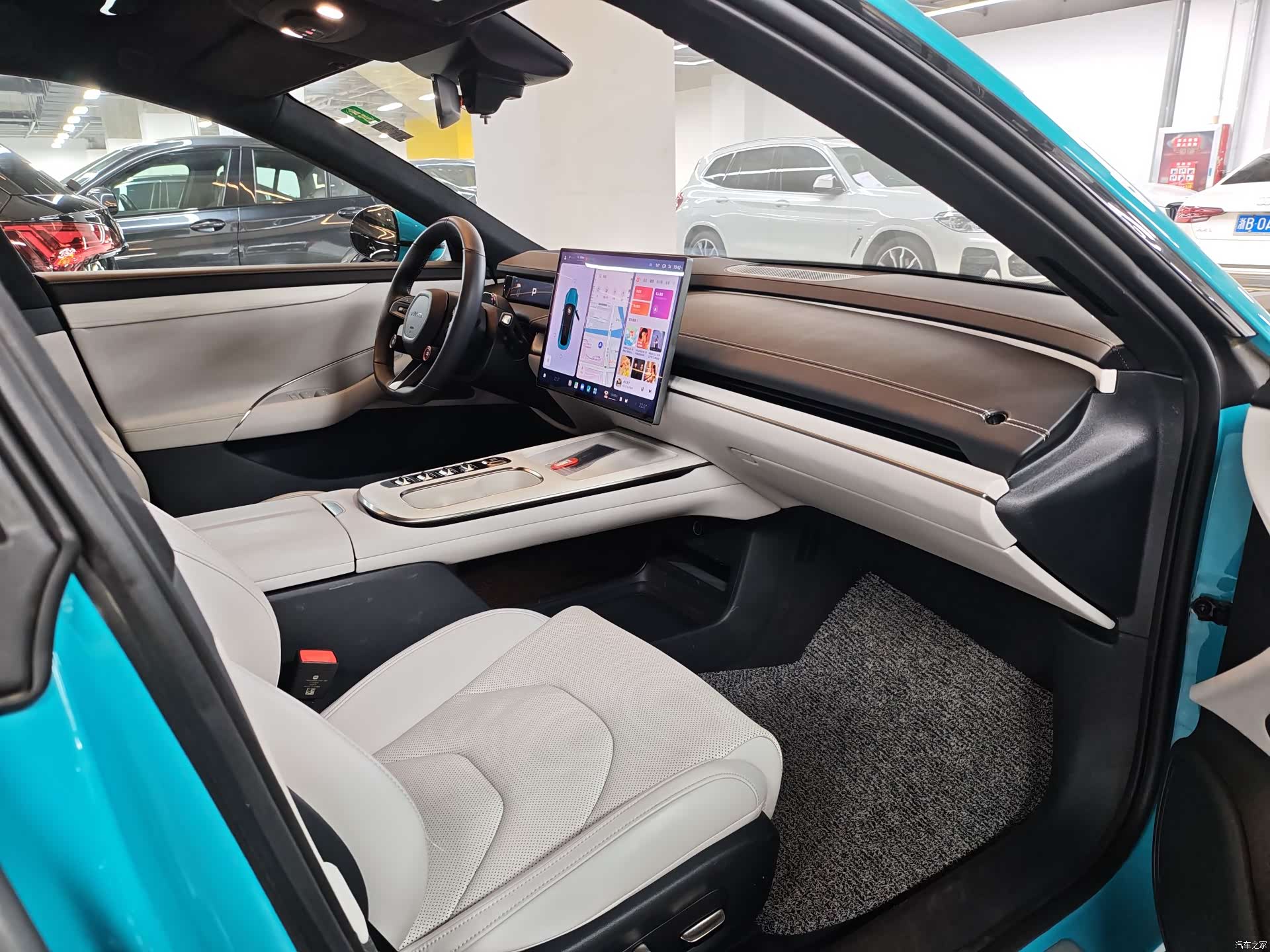 Xiaomi SU7, 2025 17