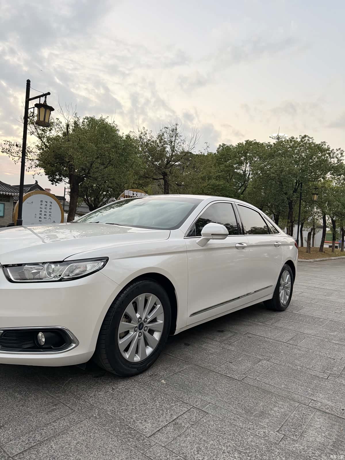 Ford Taurus, 2018 18