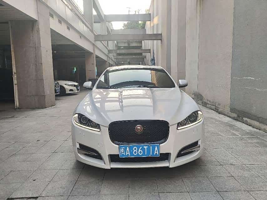 Jaguar XF