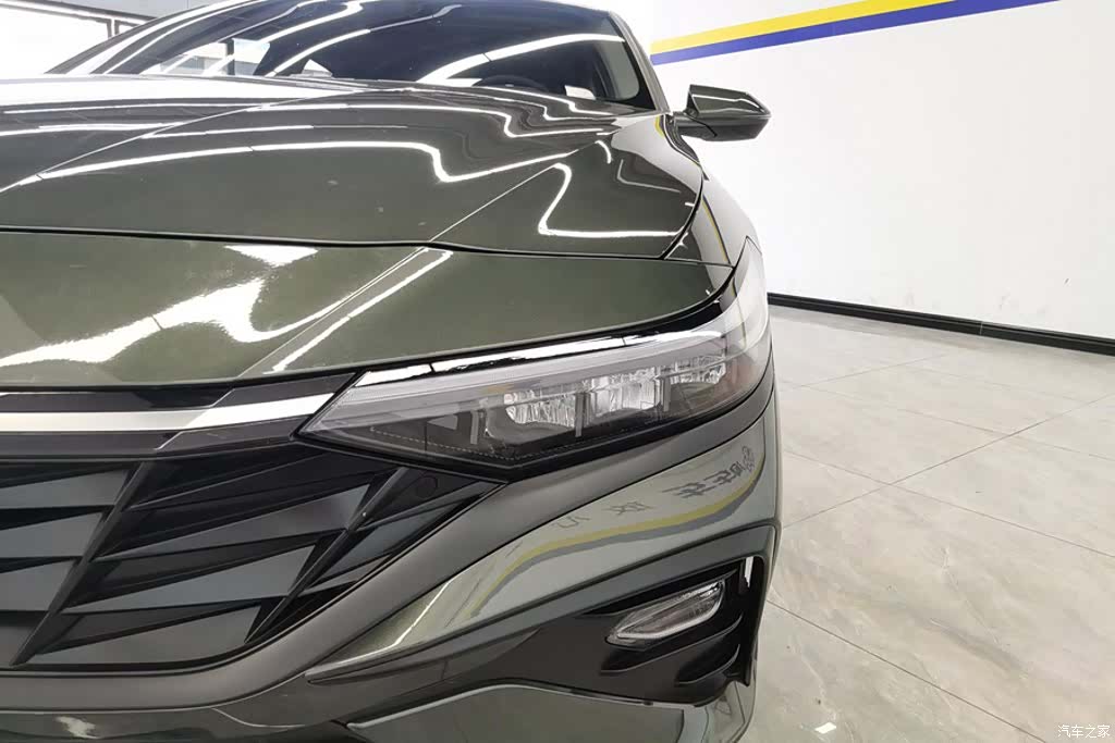 Hyundai Elantra, 2024 все фото