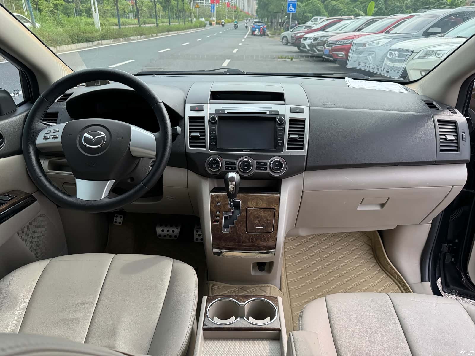 Mazda 8, 2012 9