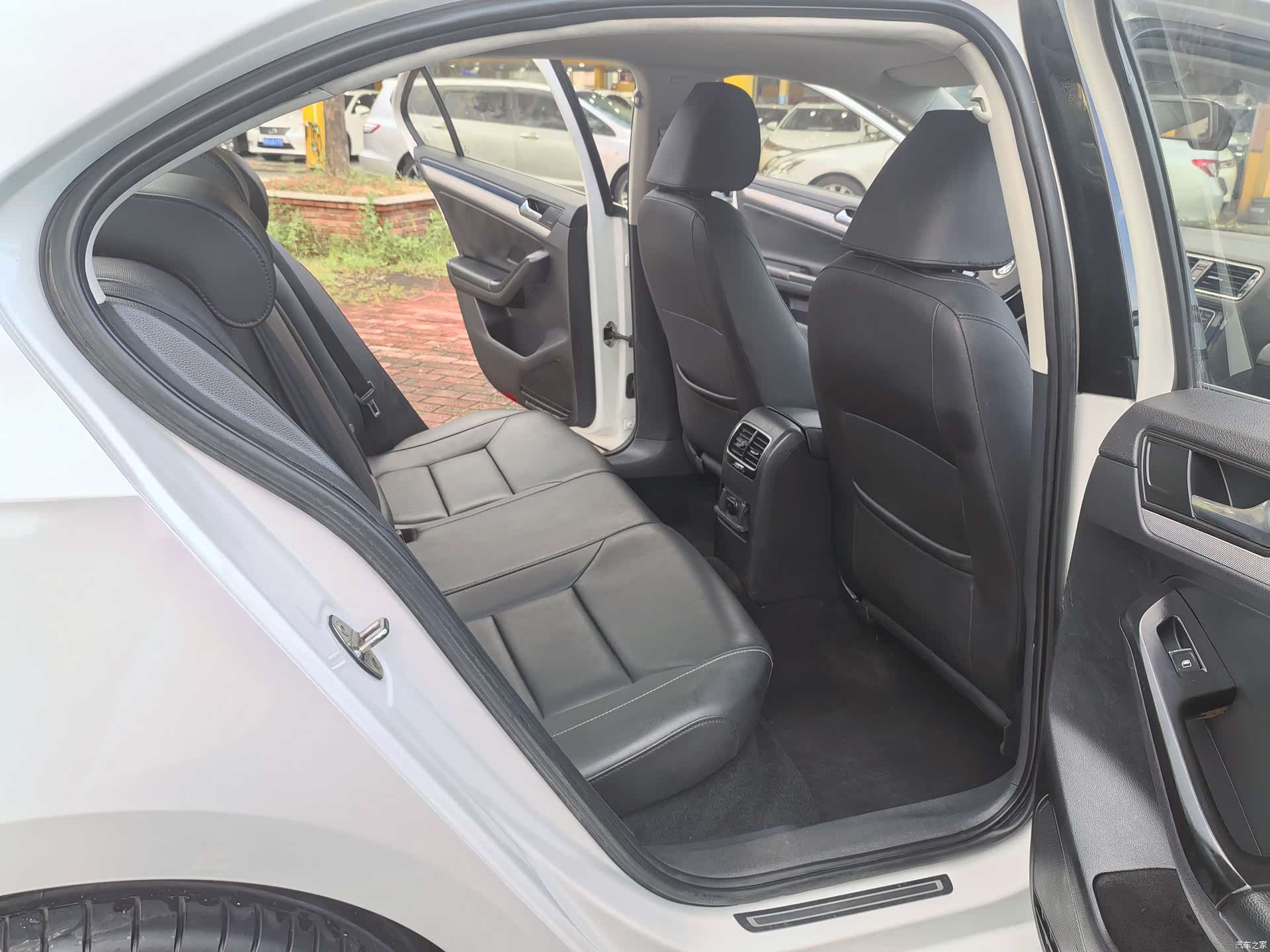 Volkswagen Sagitar, 2018 11