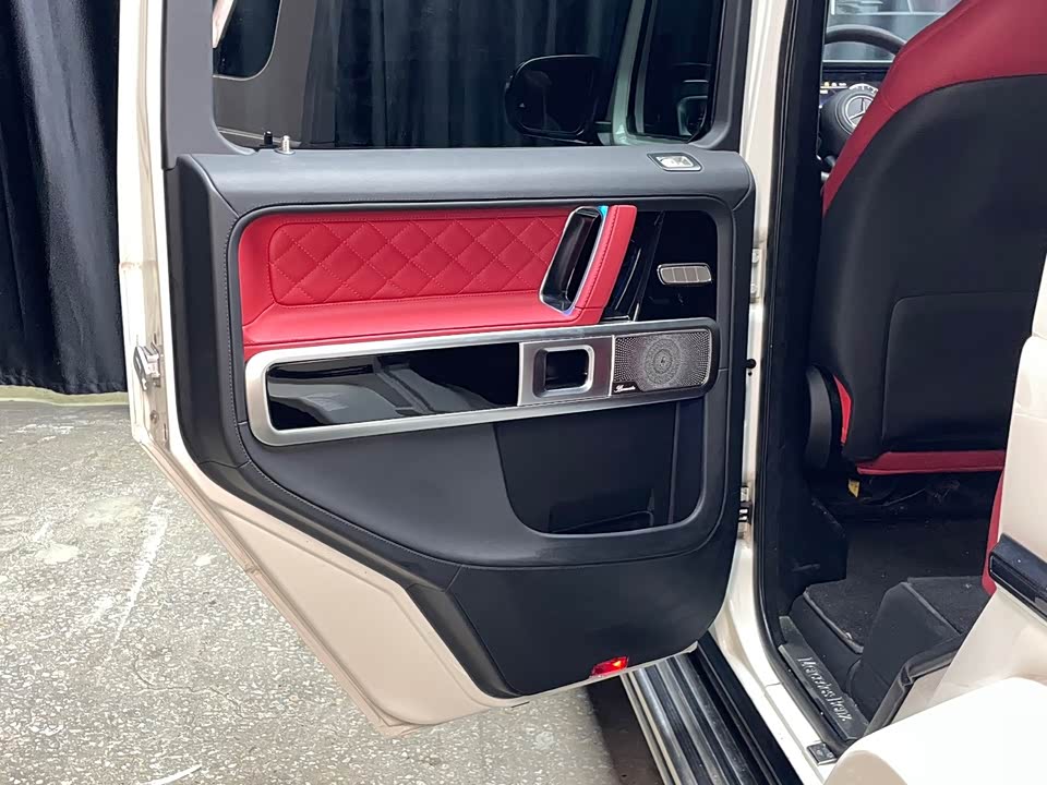 Mercedes-Benz G-class