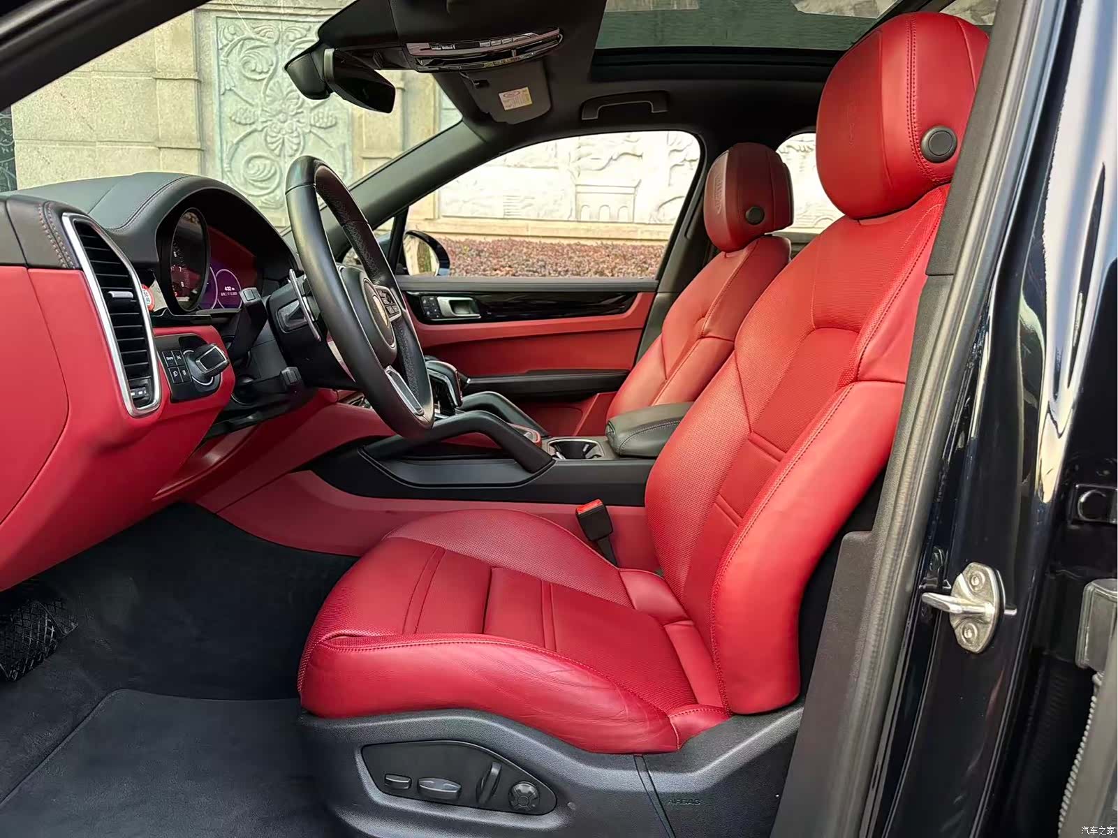 Porsche Cayenne, 2022 все фото