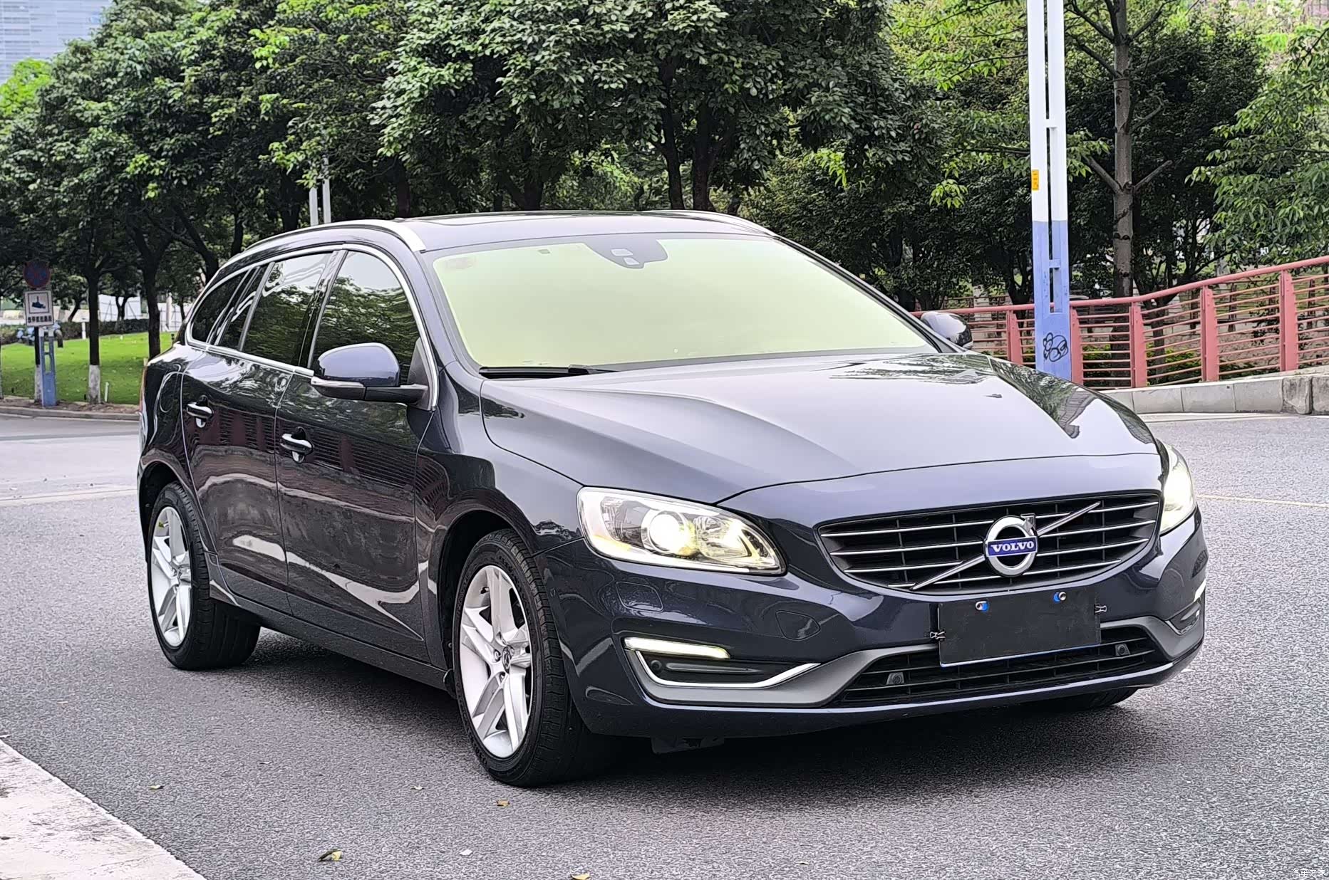 Volvo V60, 2014 4