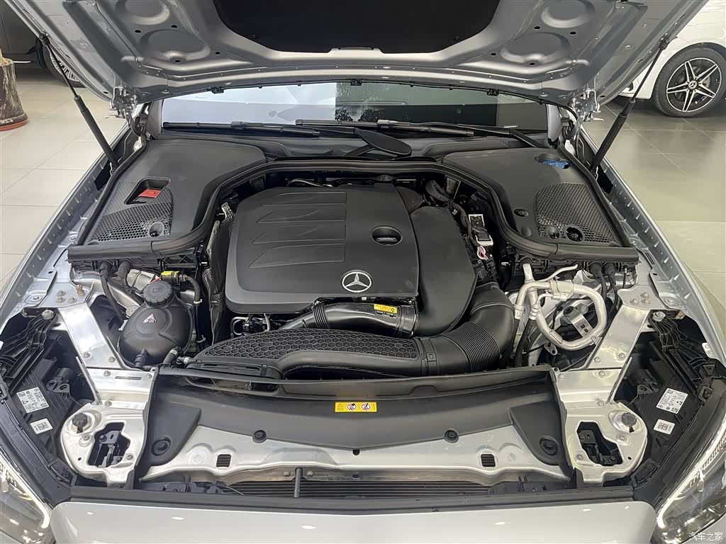 Mercedes-Benz E-Class, 2024 23