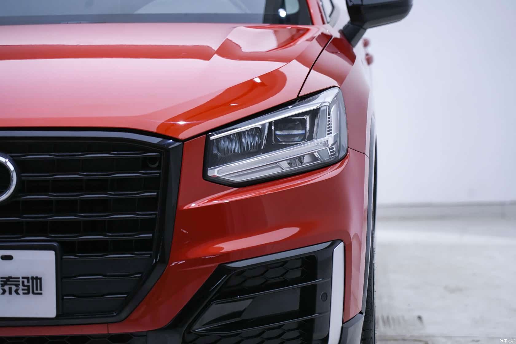 Audi Q2L, 2019 8
