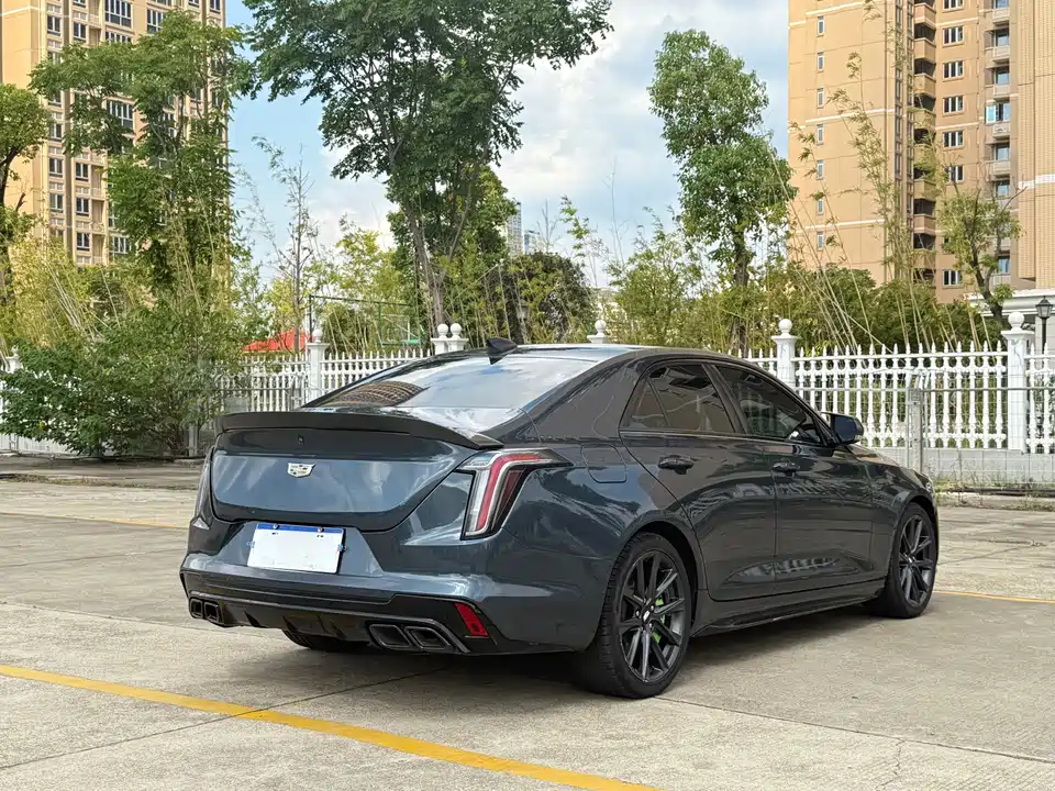 Cadillac CT4