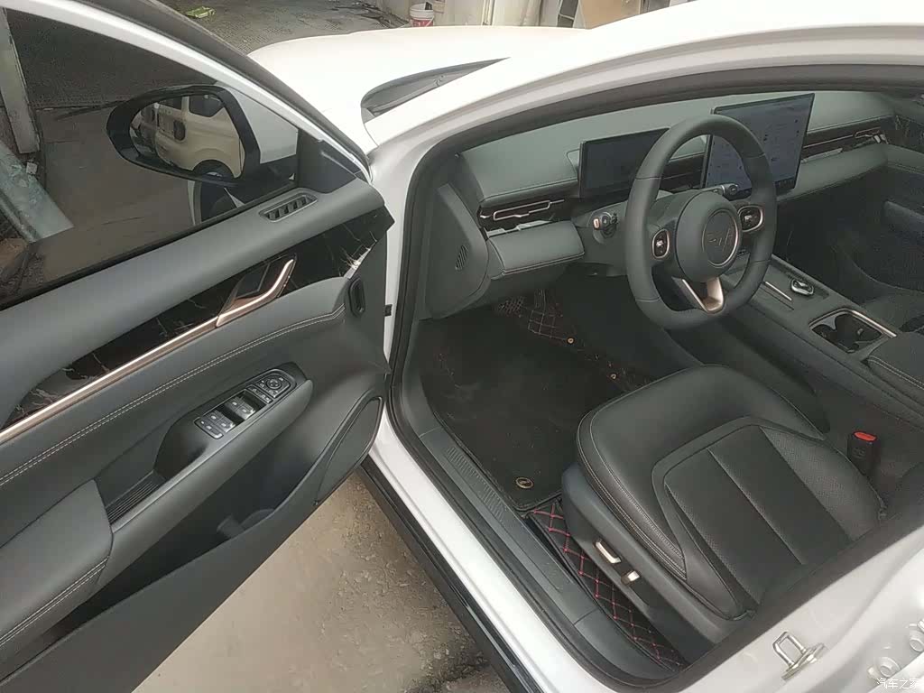 Wuling Starlight, 2025 12