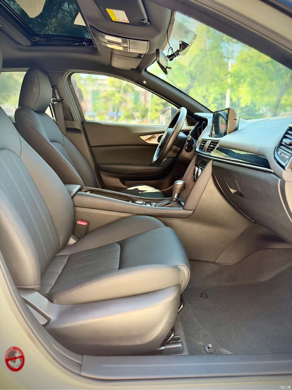Mazda CX-4, 2023 13