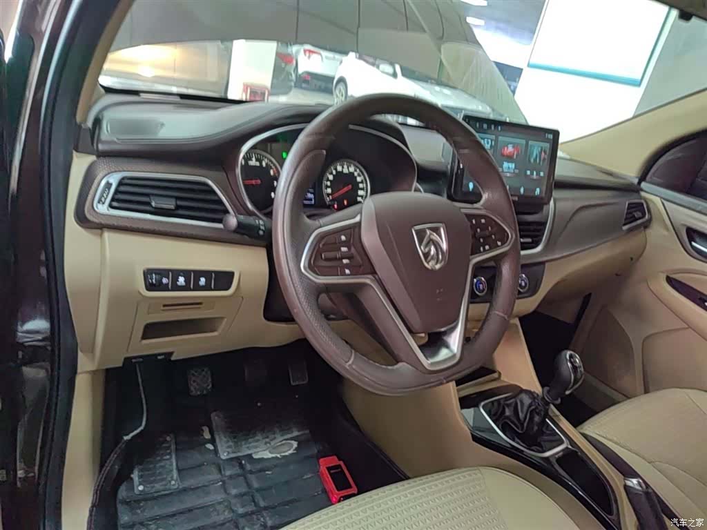Wuling 730, 2018 10