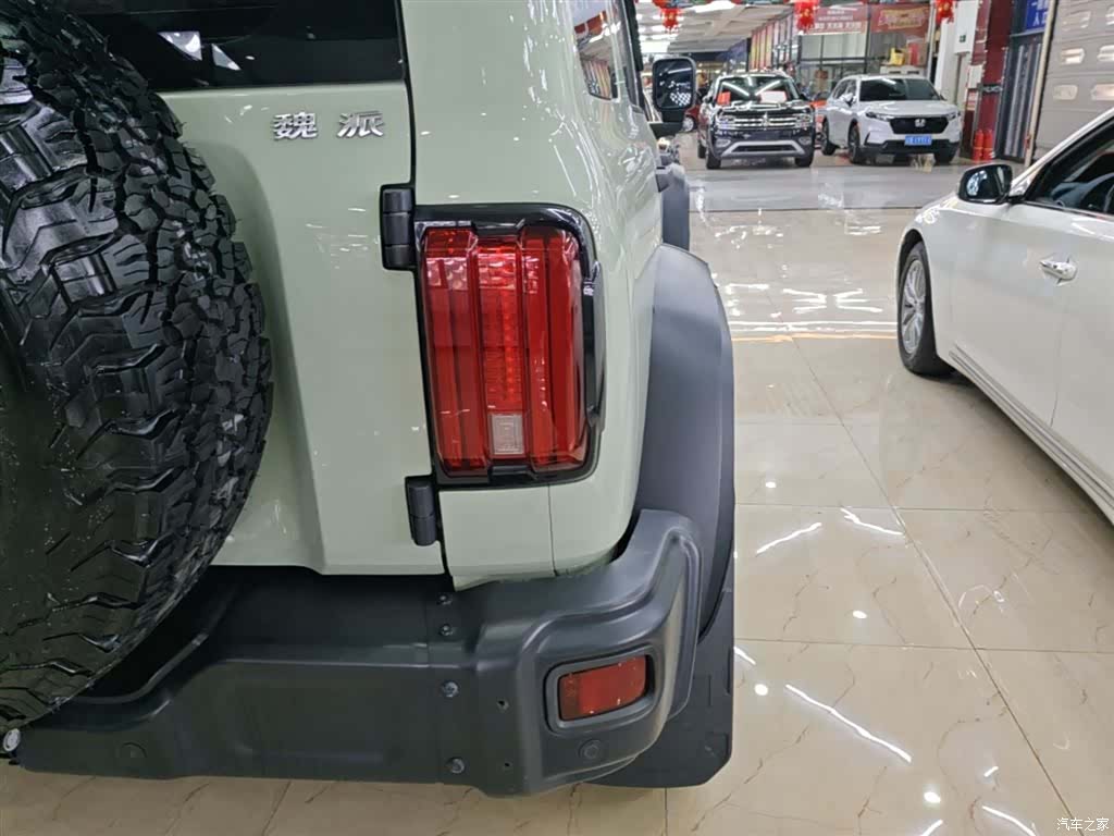 Tank 300, 2022 8
