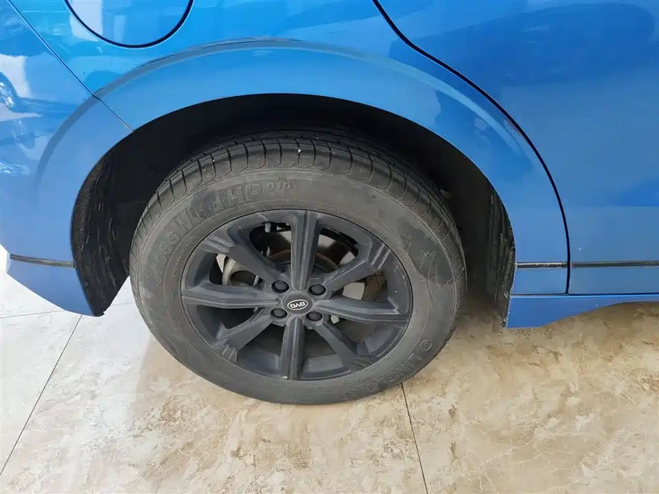 BYD e2