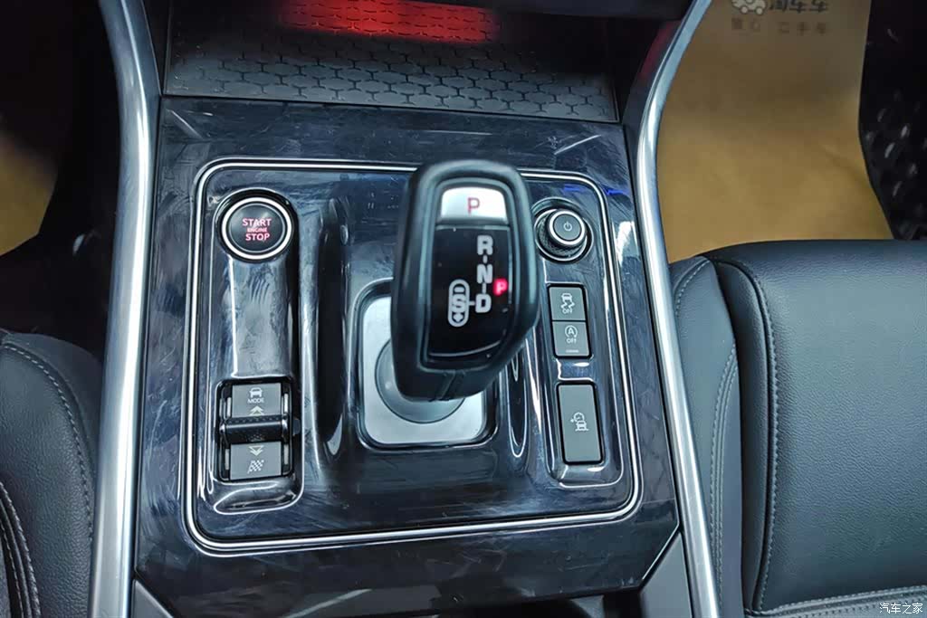 Land Rover XEL, 2020 16