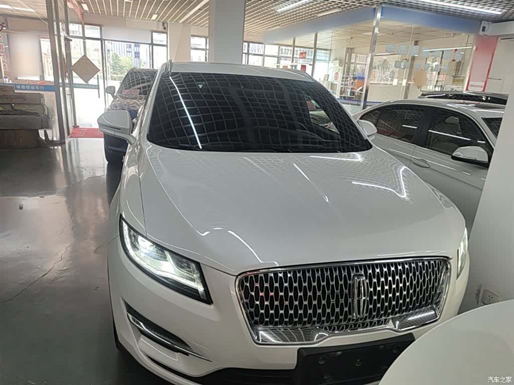 Lincoln MKC, 2020 3