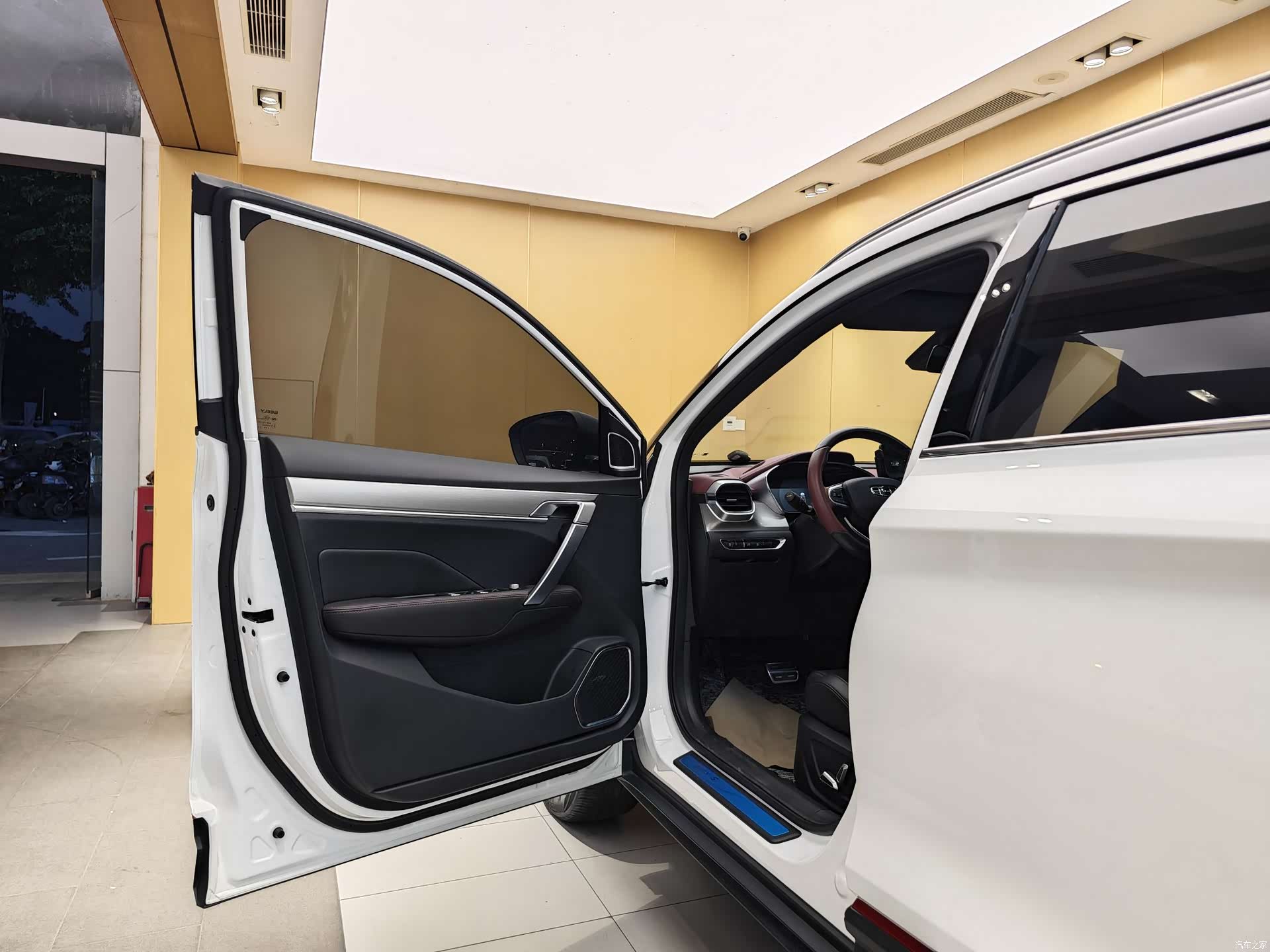Geely Coolray, 2021 8