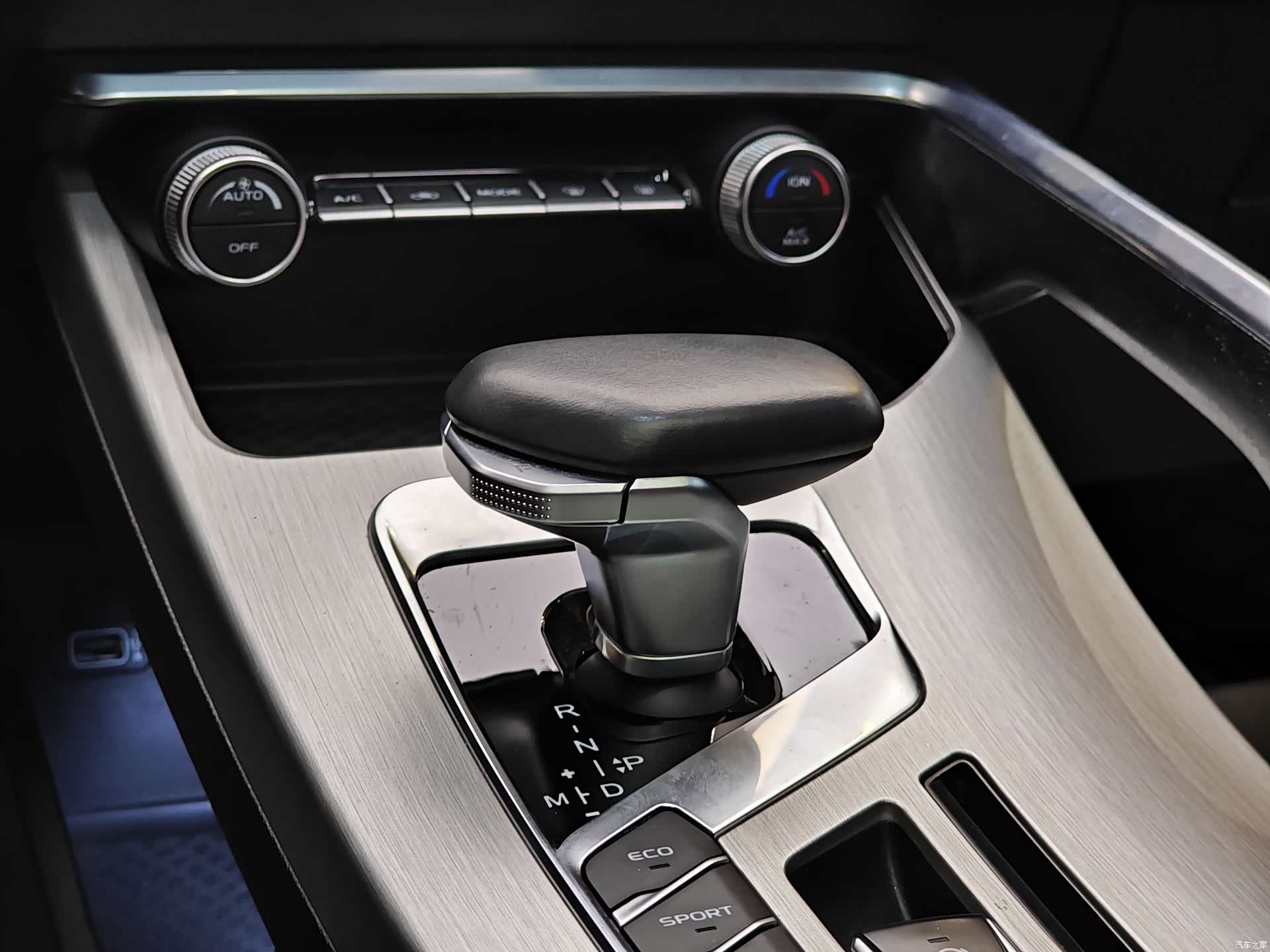 Geely Coolray, 2021 18